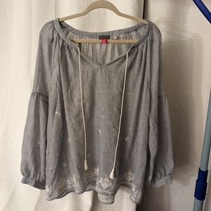 2x Vince Camuto sheer gray and white peasant blouse with embroidery